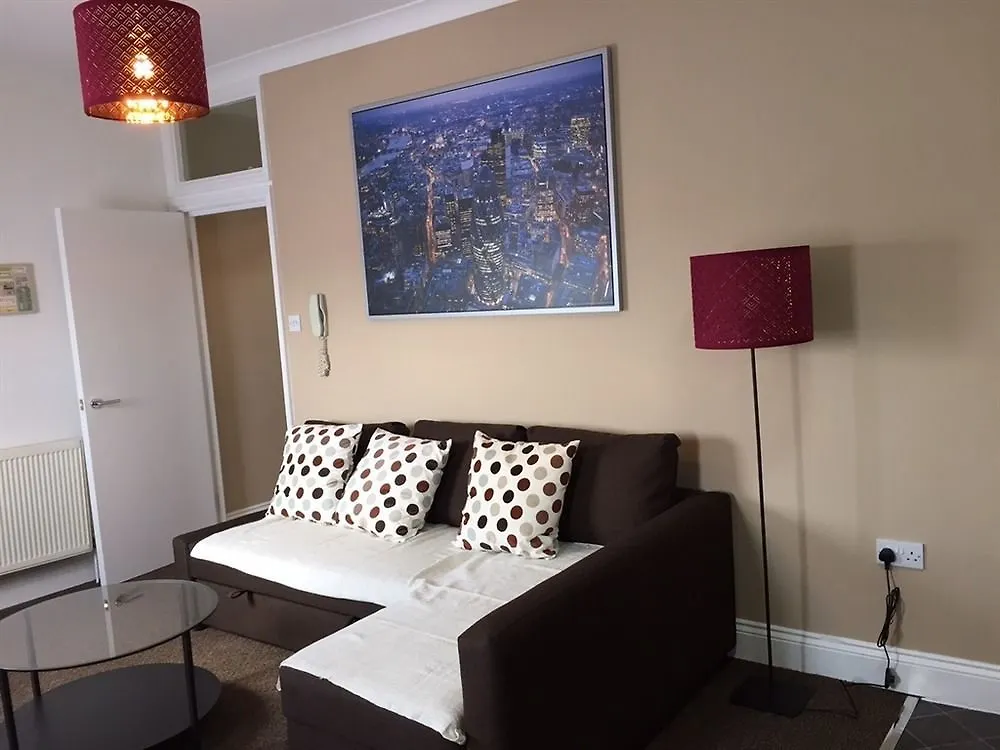 Ilford Central Luxury Apartements 0*,